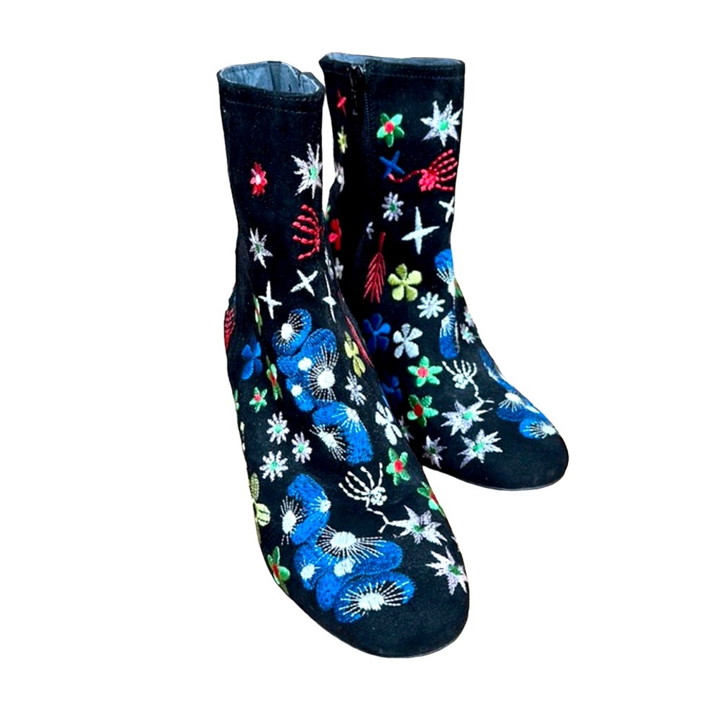 8100 MELROSE bright embroidered black suede boot, size 38, EUC